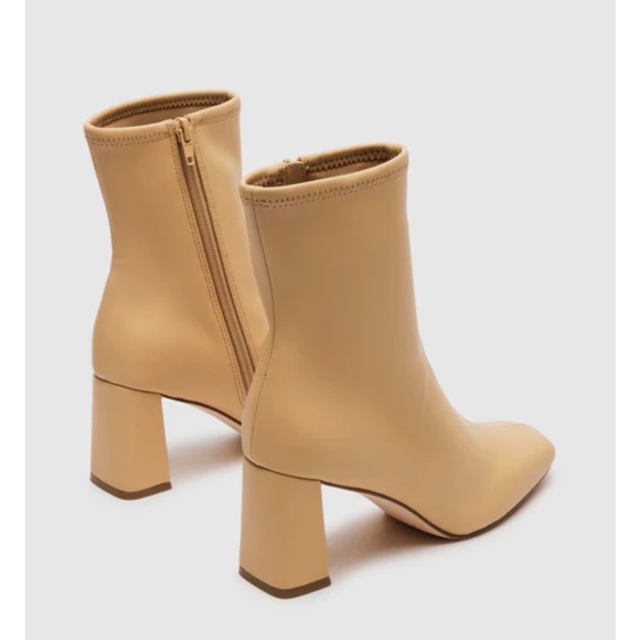 Steve Madden Hush Butter Boot - Picture 6 of 7